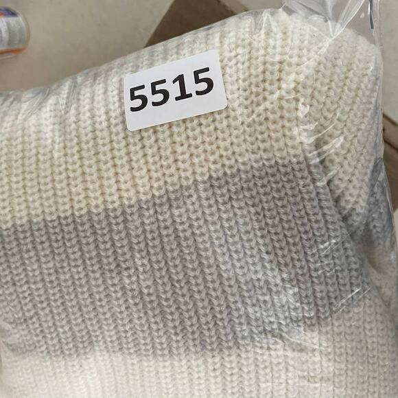 Jun & Ivy Open Back Knot V Neck Sweater Gray Stripe Small - Picture 9 of 9